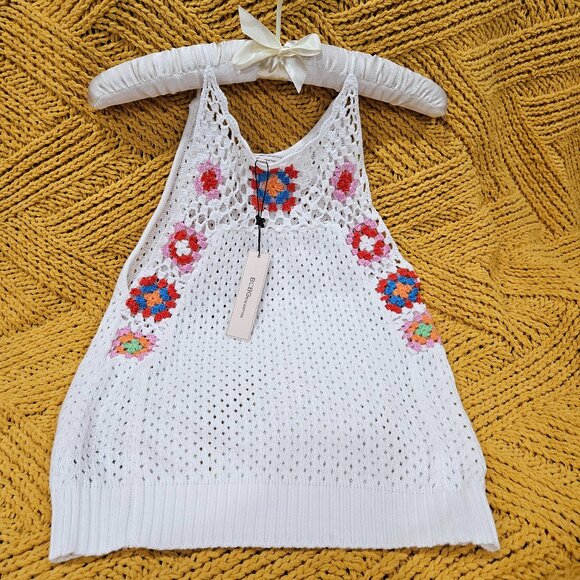 BCBGeneration Tops - BCBGeneration White & Floral Crochet Top